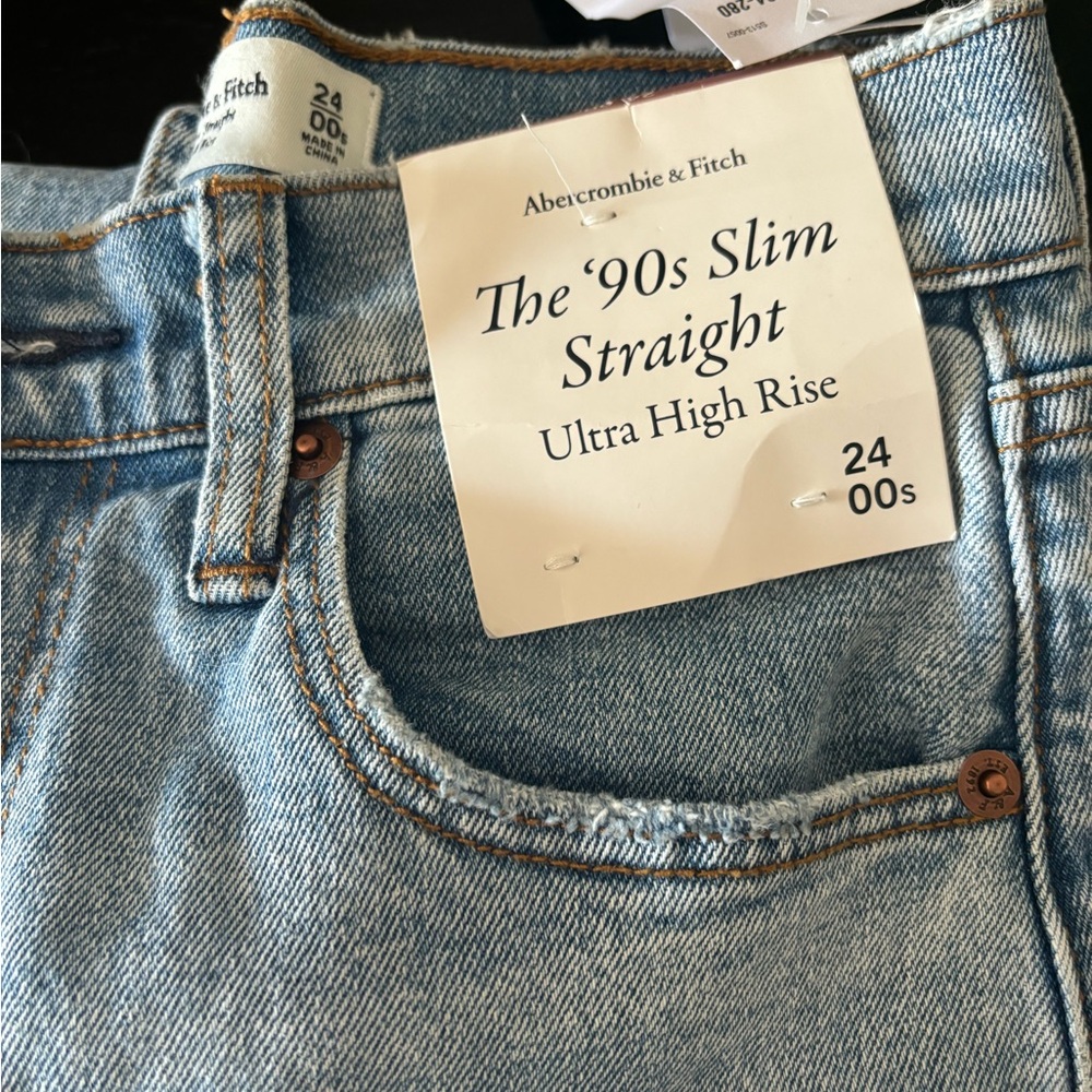 Abercrombie Ultra High Rise 90s Slim Straight Jeans